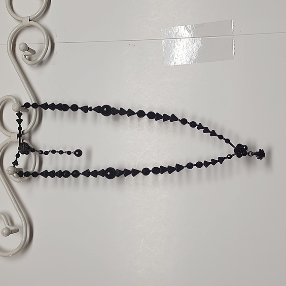 Elegant Black Beaded Necklace - Picture 3 of 11